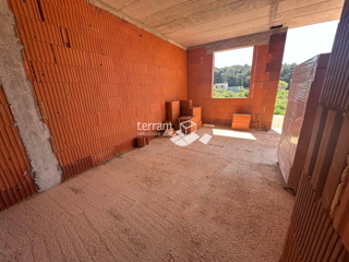 Istra, Pula, pritličje 77 m2, 2SS+DB, vrt 80 m2 NOVO #prodaja