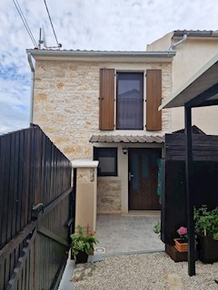 Prodaja, Tar – Dve hiši s tremi ločenimi stanovanji, 3 km od morja, KOP-778