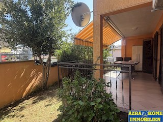 POREČ – ŠPADIĆI, cca. 400 m od morja, stanovanje v pritličju 76 m², z vrtom 80 m² (SP-421)