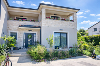 Očarljiva hiša dvojčka v bližini Poreča , 158 m2