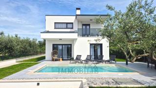 Poreč, Vila z bazenom 5 km od morja