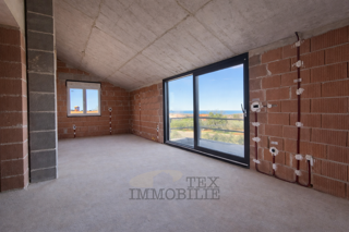 Stanovanje s pogledom na morje v okolici Poreča – 80,62 m²