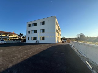STAN NA PRODAJO V POREČU, 113 m², 3 SPALNICE, 600 M OD MORA!