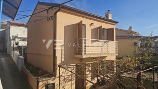 SAMOSTOJNA HIŠA V BLIŽINI MORJA IN CENTRA