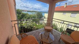 APARTMA NA ATRAKTIVNI LOKACIJI PRVA VRSTA DO MORJA