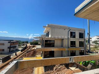 PENTHOUSE APARTMA V NOVOGRADNJI S STREŠNO TERASO IN ODPRTIM POGLEDOM NA MORJE