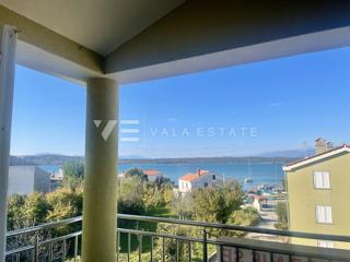 APARTMA Z POGLEDOM NA MORJE SAMO 50 M OD PLAŽE