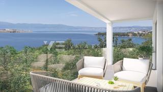 APARTMA Z ODPRTIM POGLEDOM NA MORJE V BLIŽINI PLAŽE