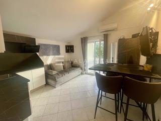 ENOSOBNI APARTMA V BLIŽINI ČUDOVITIH PLAŽ