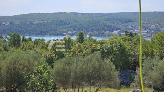 APARTMA NA MIRNI LOKACIJI Z POGLEDOM NA MORJE