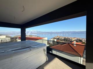 DVA VRHUNSKA APARTMAJA Z ODPRTIM POGLEDOM NA MORJE IN DVIGALOM