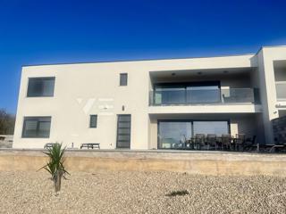 NOVA MODERNA DVOJNA HIŠA Z BAZENOM IN POGLEDOM NA MORJE