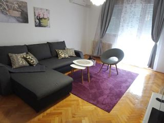 Moderno dvosobno stanovanje z balkonom, Pula