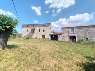 Dve kamniti hiši na mirni lokaciji, blizu Svetvinčenta