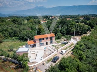 Dizajnerska kamnita hiša