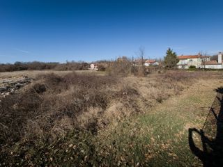 Labin, gradbeno zemljišče 1242 m2 blizu centra mesta