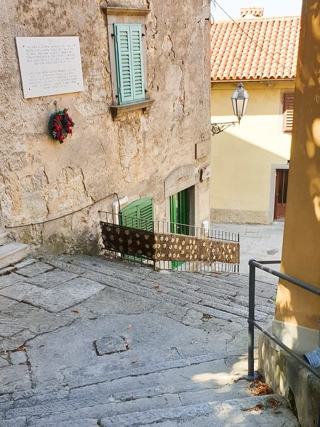 Dvosobno stanovanje v starem mestnem jedru Labine