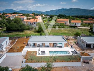 Istra, Labin, moderna vila z bazenom.