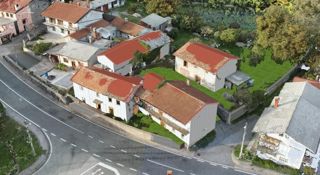 Projekt 6 podeželskih hiš z bazenom in dodatnimi objekti, širše območje Matulj