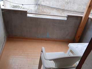 Vrbnik, otok Krk, obnovljena kamnita hiša v samem starem jedru mesta z razgledom na morje