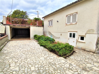 Crikvenica - samostojna hiša z apartmajem na prostranem vrtu, prodamo