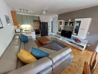 Omišalj, Njivice, Apartma 47 m2 na odlični lokaciji blizu morja, prodamo