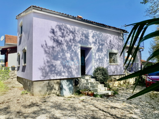 Otok Krk, Dobrinj, okolica, dvojna kuća z dvema apartmajnama, pogled, zemljišče, prodaja
