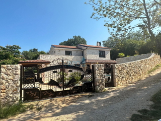 Zaliv Soline, okolica, Moderna kamnita vila z bazenom, 200 m2, prodamo