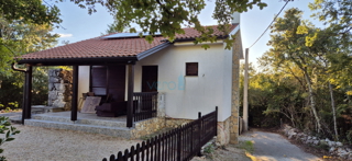 Otok Krk, Dobrinj, okolica, montažna samostojna hiša z vrtom