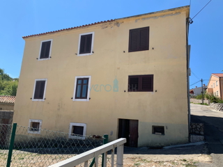 Vrbnik, otok Krk, dvojna hiša z garažo, prodaja