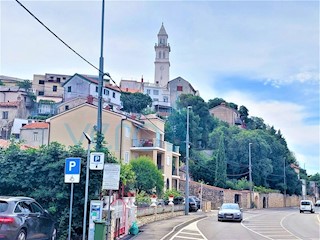 Novi Vinodolski - gradbeno zemljišče 2255 m2, prodamo