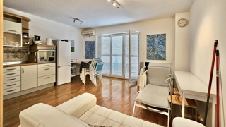 Otok Krk, okolica Malinske, apartma 108m2, pogled, 150m do morja, prodamo