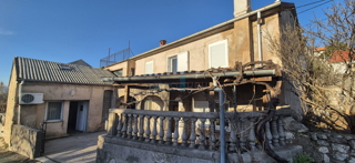 Bakar, Hreljin, samostojna hiša z dvema stanovanji, zemljiščem in pogledom na morje, prodaja