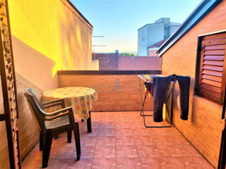 Crikvenica, center - 62 m2, 2 ss, druga vrsta od morja, prodamo