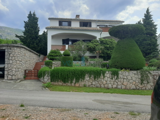 Stinica, mesto Senj, zaledje, samostojna hiša s 3 apartmaji, razgled, prodaja