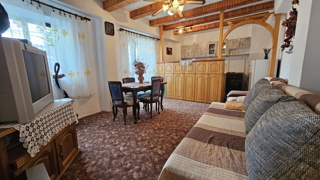 Otok Krk, Dobrinj, staro jedro, hiša s teraso in trajnim pogledom, prodamo