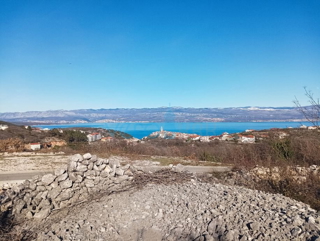 Vrbnik, otok Krk, gradbeno zemljišče 3136 m2, pogled na morje, prodaja