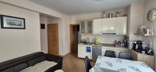 Mesto Krk, dvosobno stanovanje v pritličju, zemljišče 103 m2, prodaja