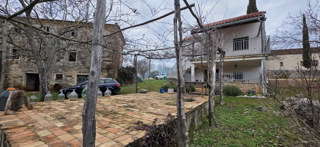 Istra, Oprtalj, posest 1307 m2, dve hiši z zemljiščem, prodaja
