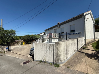 JADRANOVO - Hiša s 3 apartmaji, 400 m od morja
