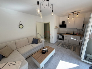 CRIKVENICA - 2S+DB, stanovanje s teraso, 53 m2