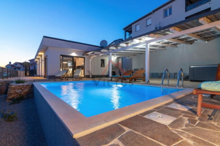 SELCE - Hiša s bazenom in panoramskim pogledom na morje