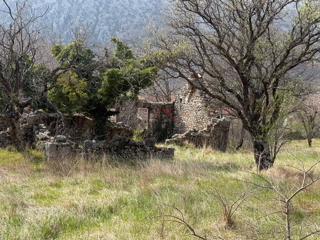 BRIBIR - Kamnita ruševina in gradbeno zemljišče