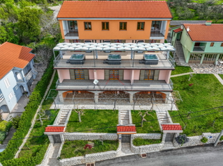 CRIKVENICA - Dve hiši z bazenom in oljčnim nasadom