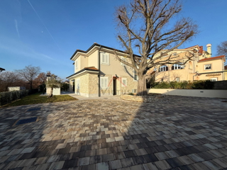 GARICA - Vila z bazenom in wellnessom