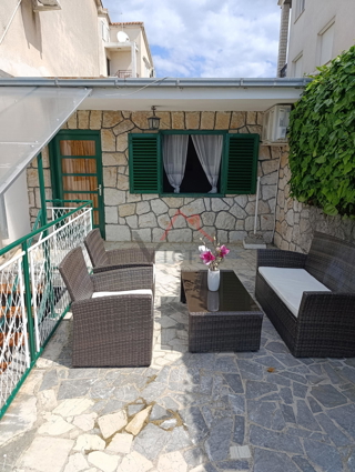 SELCE - Manjša hiša blizu centra
