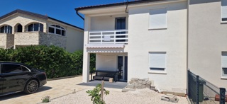 Vir, dvonadstropno stanovanje (90 m2), 160 metrov do plaže, NOVOGRADNJA