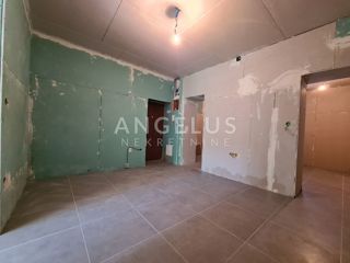 Pula, Center - dvosobno stanovanje v pritličju z dvoriščem, 55m2