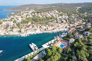 Šolta, Maslinica - enosobno stanovanje v središču Maslinice, 43 m2 PRODAJA