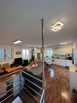 Slatine - hiša in stanovanje NAPRODAJ